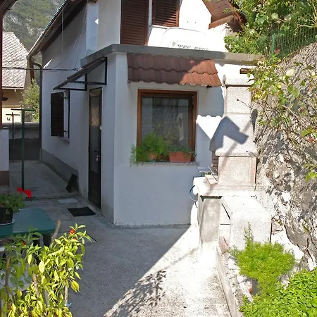 Vito Apartmán