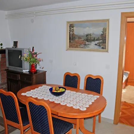 Apartament Vito *